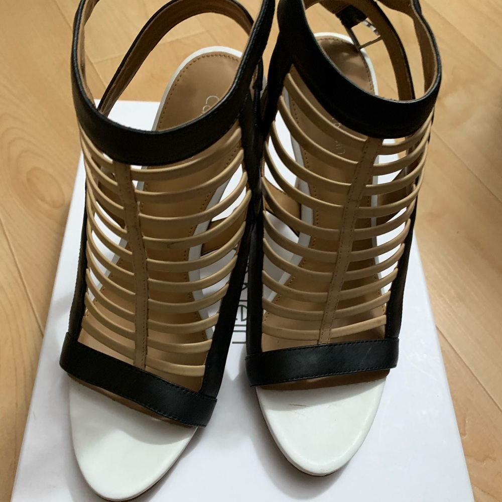 😍Calvin Klein sandals. Worn Once‼️😍